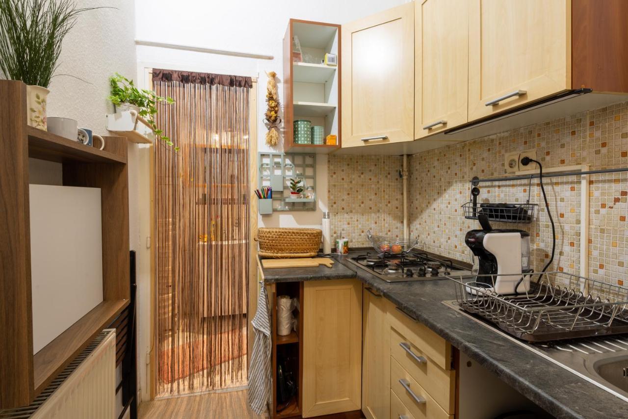 Inside Edge Apartment Budapest Exterior photo